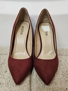 JustFab Burgundy Pointed-Toe Suede Pumps Size 7.5